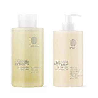 Erleben Sie das Daluma-shop BODY CARE DUO: mit einem klaren RAW SEA ELEMENTS Duschgel und einem undurchsichtigen HIGH DOSE BODY BALM für eine umfassende Reinigung und rückfettende Pflege.