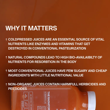 Eine Packung THE RADIATOR 6 PACK von DALUMA ruht auf der Seite vor einem orangefarbenen Hintergrund. Darüber hebt weißer Text die Vorteile von kaltgepresstem Saft hervor, z. B. den hohen Vitamin-A-Gehalt und die Nährstoffe, und warnt gleichzeitig vor konventionellen, nicht biologischen Alternativen.