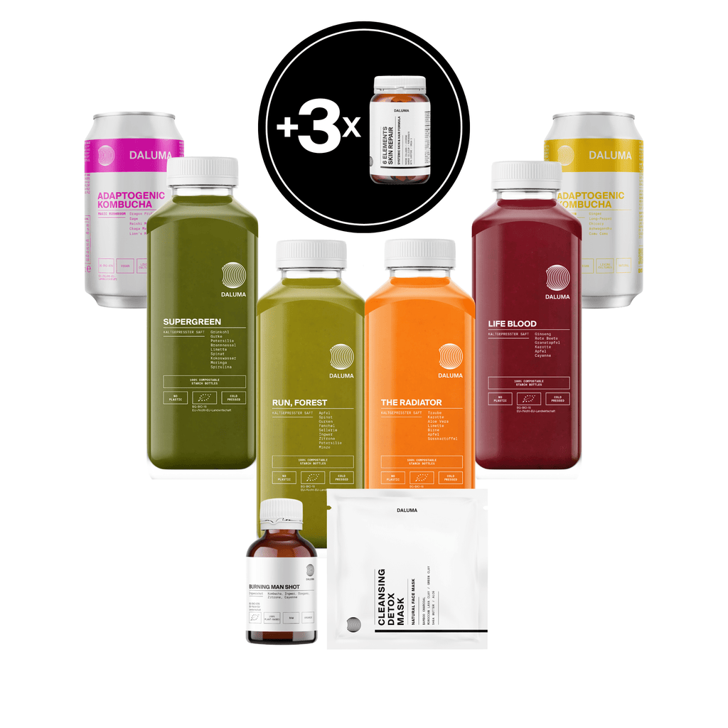 Das DALUMA INSIDE-OUT SUMMERBODY CLEANSE - 3 TAGE enthält Kombucha-Dosen, SUPERGREEN und RUN, FOREST-Säfte, THE RADIATOR und LIFE BLOOD-Flaschen, eine Shot-Flasche, ein Nahrungsergänzungsglas und einen Beutel mit Reinigungspulver - ideal für Ihre nächste Saftkur.